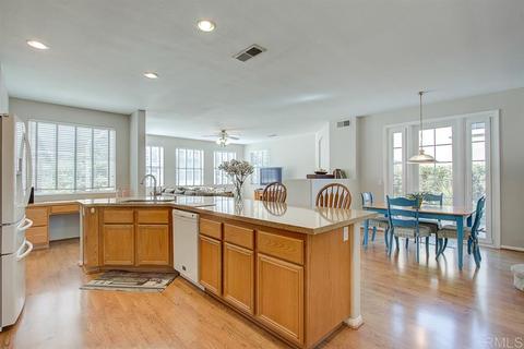 5065 Bella Collina St, Oceanside, CA 92056 photo 9