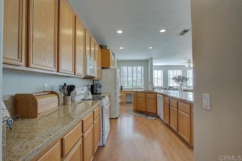 5065 Bella Collina St, Oceanside, CA 92056 photo 8