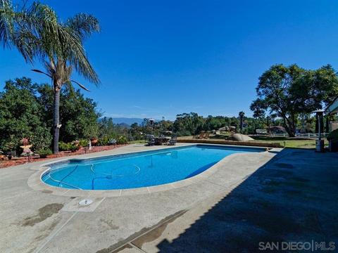 28637 Mountain Meadow Rd, Escondido, CA 92026 photo 1