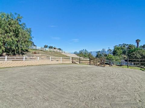 28637 Mountain Meadow Rd, Escondido, CA 92026 photo 7