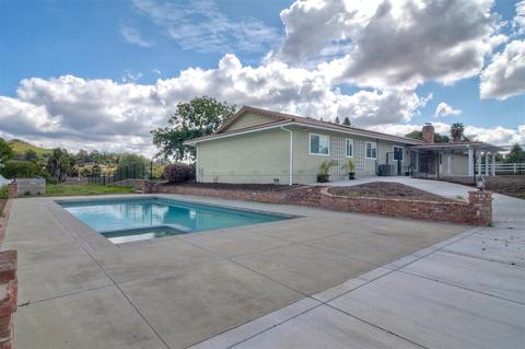 2034 Sunrise, Vista, CA 92084 photo 2