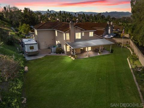 1244 Sunbright Dr, Oceanside, CA 92056 photo 2