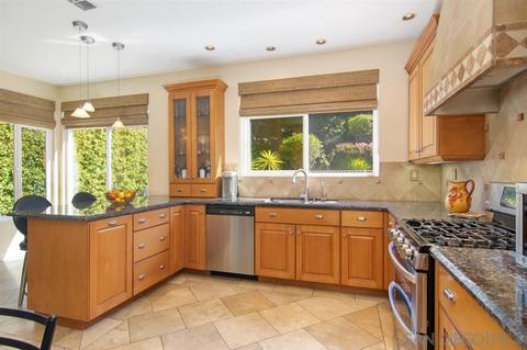 1636 Caminito Solidago, La Jolla, CA 92037 photo 2