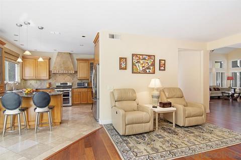 1636 Caminito Solidago, La Jolla, CA 92037 photo 4