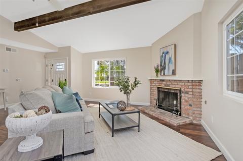 2042 Greenbrier Dr, Oceanside, CA 92054 photo 3