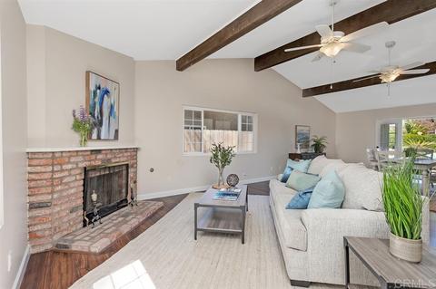 2042 Greenbrier Dr, Oceanside, CA 92054 photo 2
