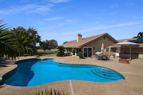 607 E Olive St, San Marcos, CA 92069 photo 3