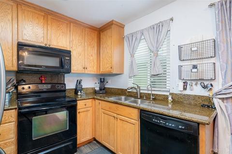 10613 Aristocrat Ct, Santee, CA 92071 photo 3