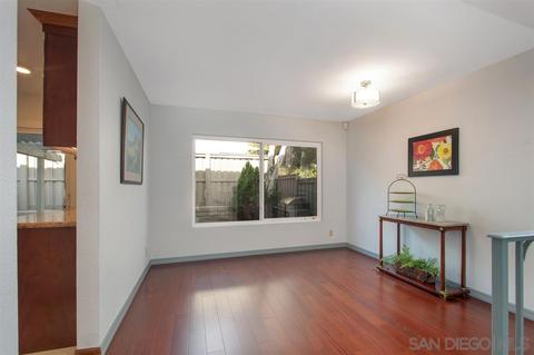 8240 Caminito Modena, La Jolla, CA 92037 photo 7