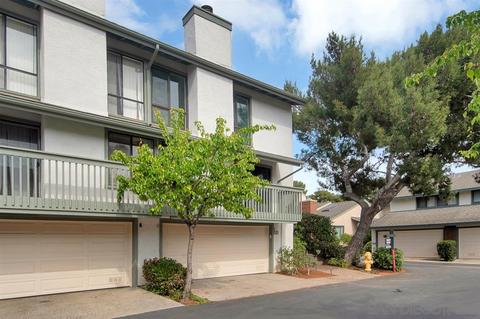 8240 Caminito Modena, La Jolla, CA 92037 photo 3