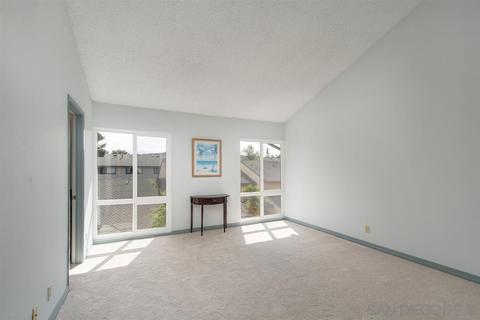 8240 Caminito Modena, La Jolla, CA 92037 photo 16