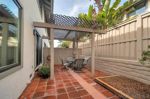 8240 Caminito Modena, La Jolla, CA 92037 photo 14