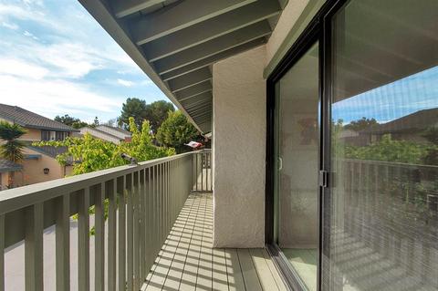 8240 Caminito Modena, La Jolla, CA 92037 photo 15