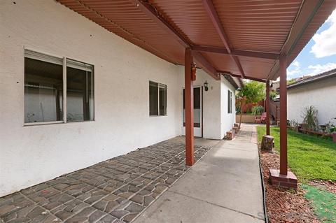 2771 Diaz Gln, Escondido, CA 92027 photo 2