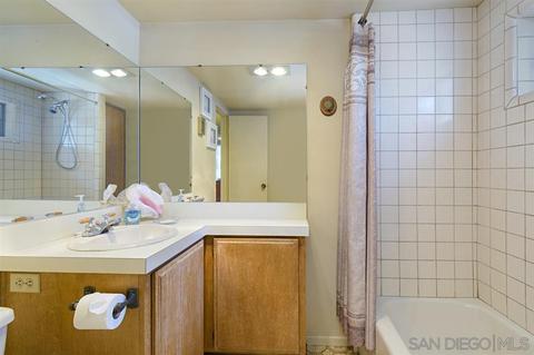 1060 Avocado Ave, Escondido, CA 92026 photo 17