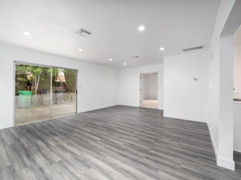 578 Tolouse Ave, Riverside, CA 92501 photo 9