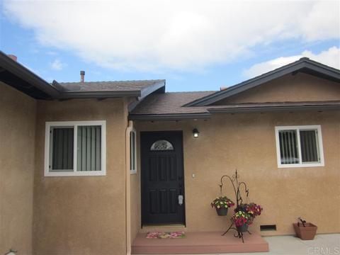 606 Barsby St, Vista, CA 92084 photo 2