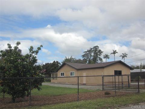 606 Barsby St, Vista, CA 92084 photo 4