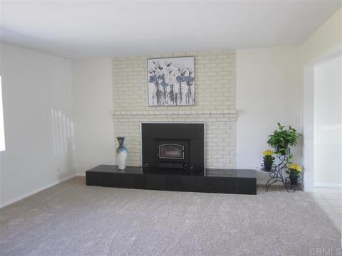 606 Barsby St, Vista, CA 92084 photo 5