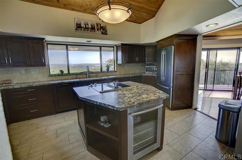 758 Sleeping Indian Rd, Oceanside, CA 92057 photo 9