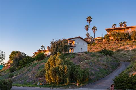 9842 Grandview Dr, La Mesa, CA 91941 photo 1