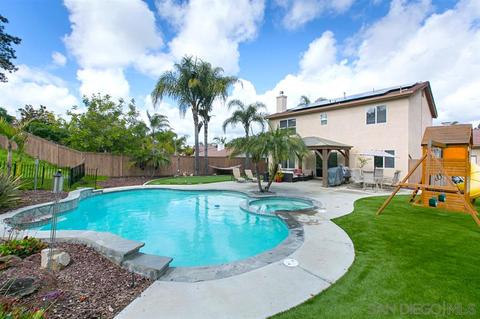 1325 Woodhaven Dr, Oceanside, CA 92056 photo 2