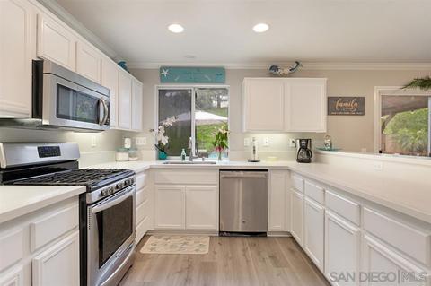 1325 Woodhaven Dr, Oceanside, CA 92056 photo 6