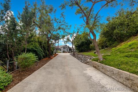 24365 Sargeant Rd, Ramona, CA 92065 photo 2