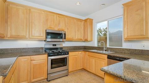 8725 Glen Oaks Way, Santee, CA 92071 photo 5