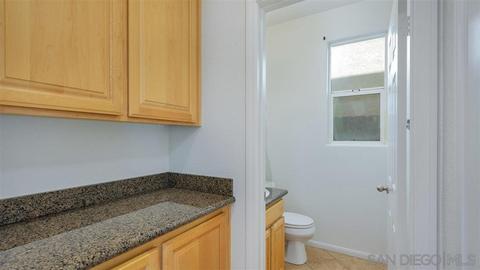 8725 Glen Oaks Way, Santee, CA 92071 photo 11