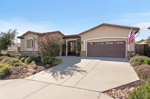 1061 Village Dr, Oceanside, CA 92057 photo 2