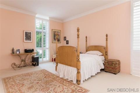 1225 Roslyn Ln, La Jolla, CA 92037 photo 9