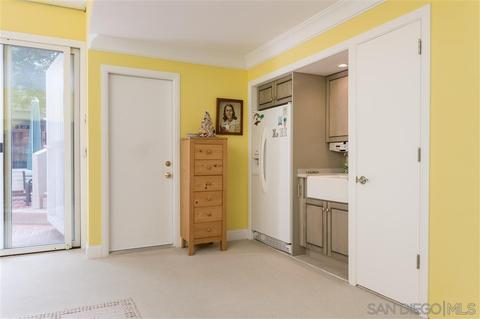 1225 Roslyn Ln, La Jolla, CA 92037 photo 5