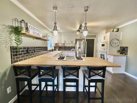 9516 Upland St, Spring Valley, CA 91977 photo 2