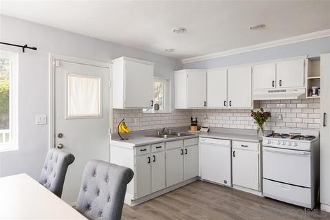 1110 Pine Dr, El Cajon, CA 92020 photo 5