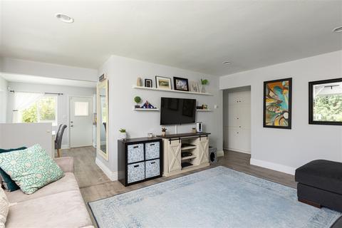 1110 Pine Dr, El Cajon, CA 92020 photo 3