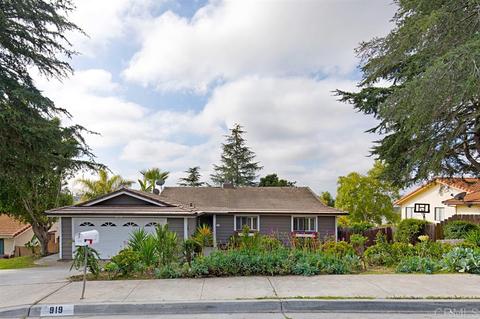 919 La Rue, Fallbrook, CA 92028 photo 1