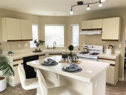 1817 Via Quinto, Oceanside, CA 92056 photo 9