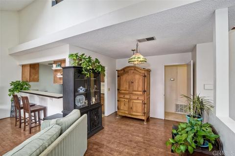 350 Windy Ln, Vista, CA 92083 photo 5