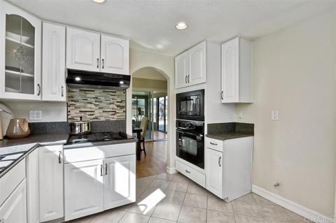 4474 Saint Andrews Pl, Oceanside, CA 92057 photo 9