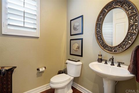 242 Clayton Parkinson Ct, Fallbrook, CA 92028 photo 10