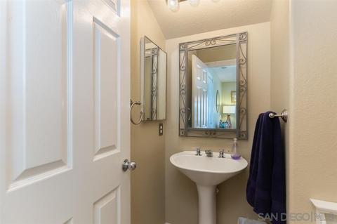 9727 Avenida Colino, Spring Valley, CA 91977 photo 20