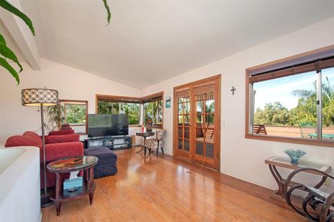 1577 Elm Dr, Vista, CA 92084 photo 9