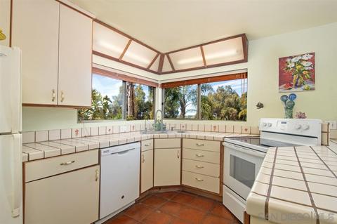 1577 Elm Dr, Vista, CA 92084 photo 22
