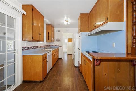 8670 Dallas St, La Mesa, CA 91942 photo 3
