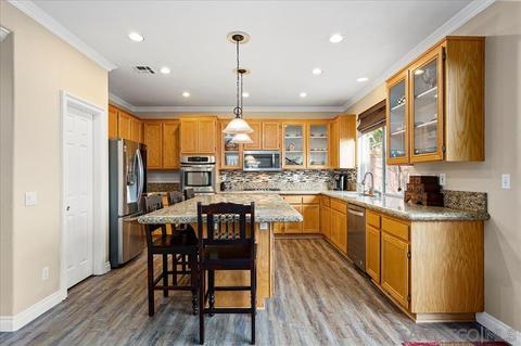 5067 Avocado Park Ln, Fallbrook, CA 92028 photo 2