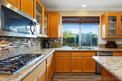 5067 Avocado Park Ln, Fallbrook, CA 92028 photo 3