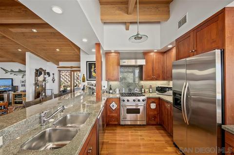 6051 Folsom Dr, La Jolla, CA 92037 photo 4