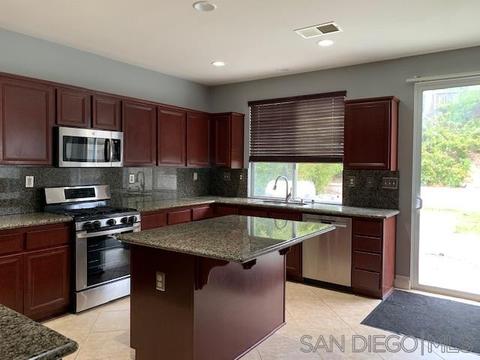 1084 Greenway Rd, Oceanside, CA 92057 photo 1