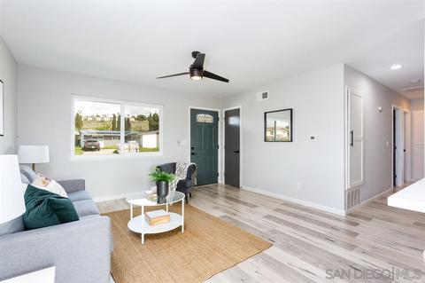 125 Riviera Dr, Oceanside, CA 92054 photo 4